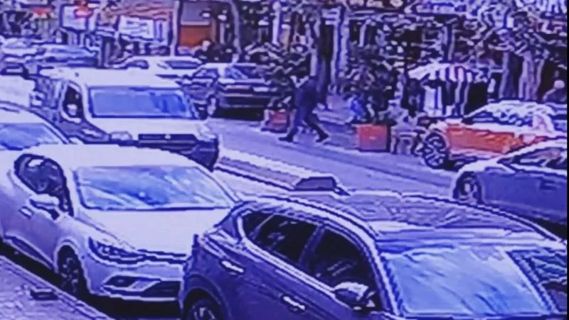 İstanbul’da dehşet anları kamerada: Havada taklalar atan genç ağır yaralandı
