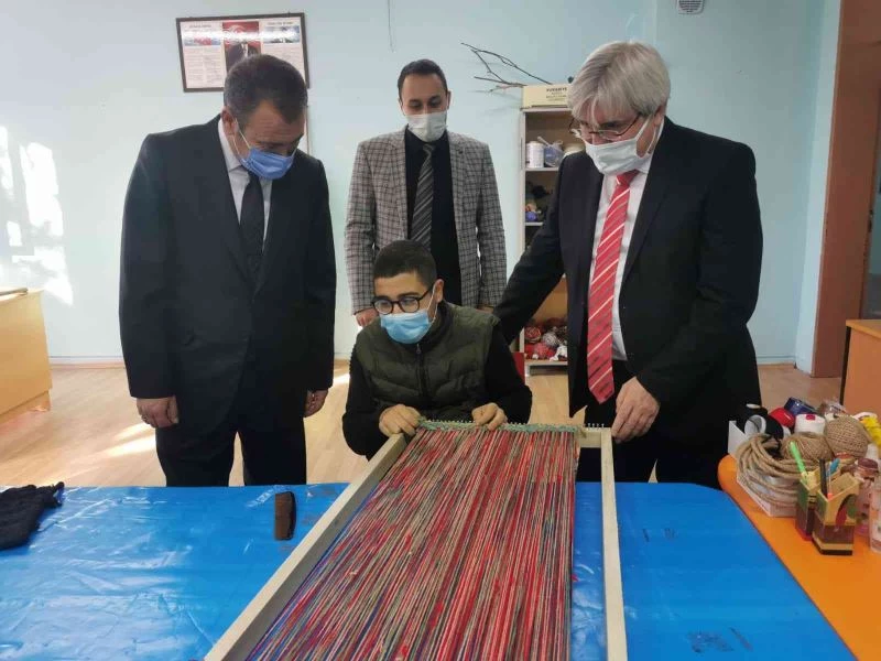 İvrindi’de engeliler unutulmadı
