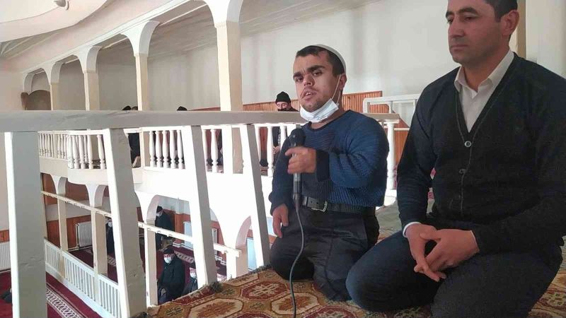 Engelli gençler Şeyh Habib camine misafir oldular
