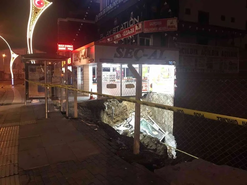 Başkent’te bir kuruyemiş dükkanında çökme meydana geldi
