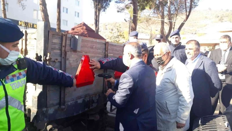 Jandarmadan traktörlere reflektör
