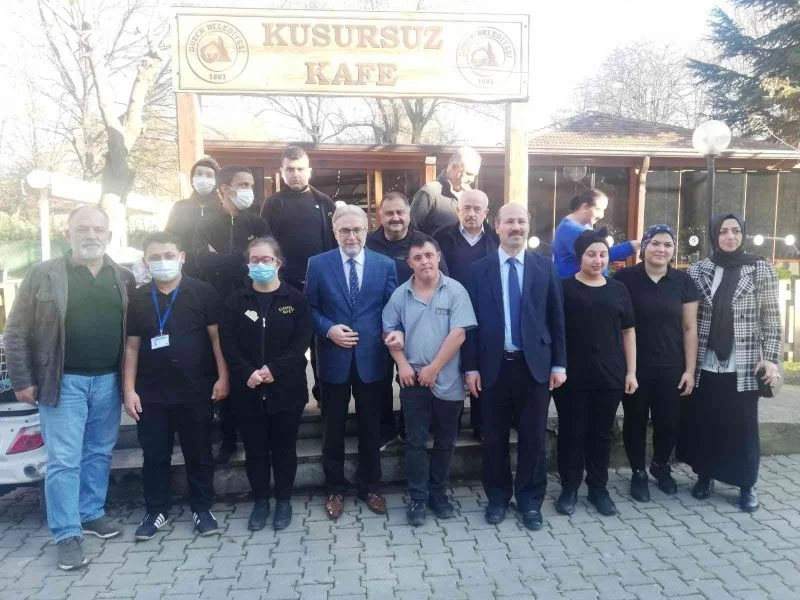 Kusursuz kafenin sürpriz ziyaretçileri