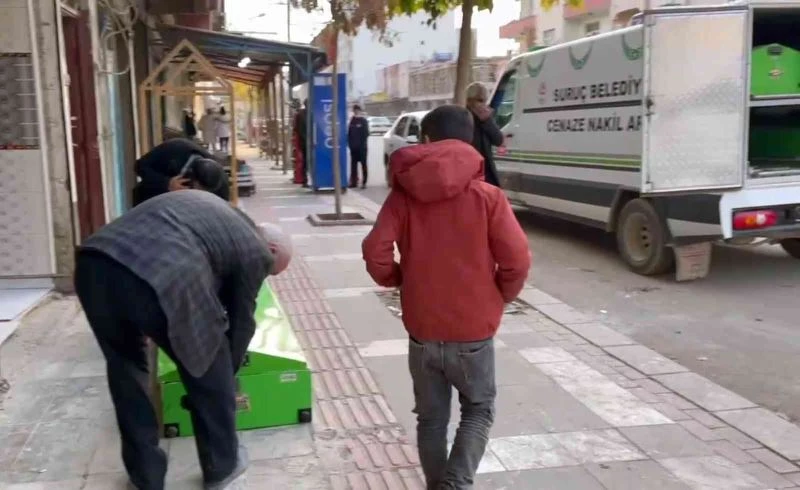 Yalnız yaşayan adam banyoda ölü bulundu
