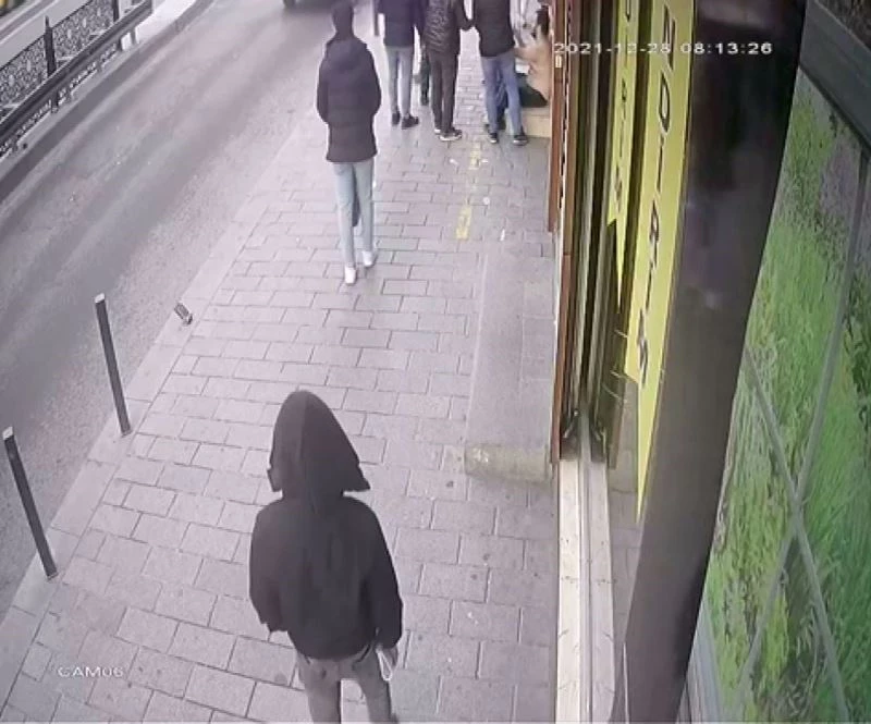 Çarpıp kaçtı, yakalanınca kıyafetlerini çıkardı
