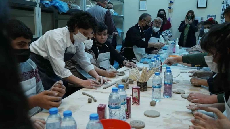 Ulu çınarlar özel öğrencilerle buluştu
