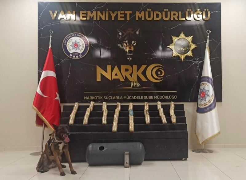 Yakıt deposundaki 15 kilo eroin Magnum’a takıldı
