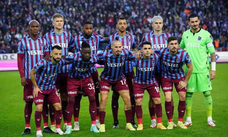 Trabzonspor 2021’deki liderliğini 2022’de şampiyonlukla taçlandırmak istiyor
