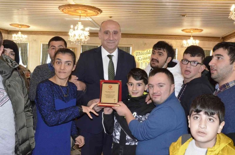 Özel çocuklar özel programda doyasıya eğlendi
