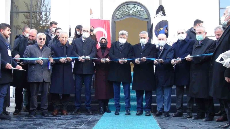 Van’da “Hüsn-i Hat ve Gülistan” sergisi
