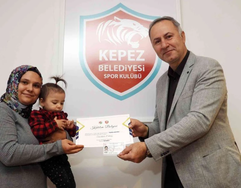 40 ev hanımı lisanslı Taekwondo sporcusu oldu
