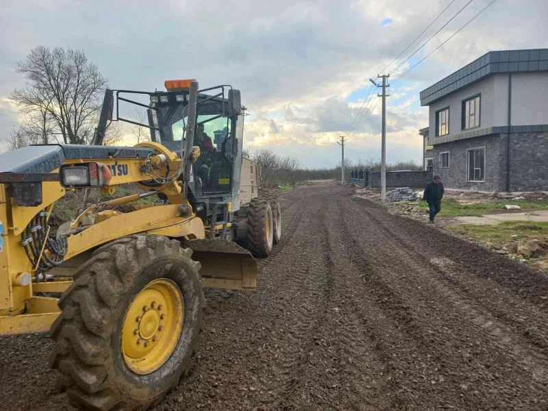 Kaldırımlarda düzenlemeler sürüyor
