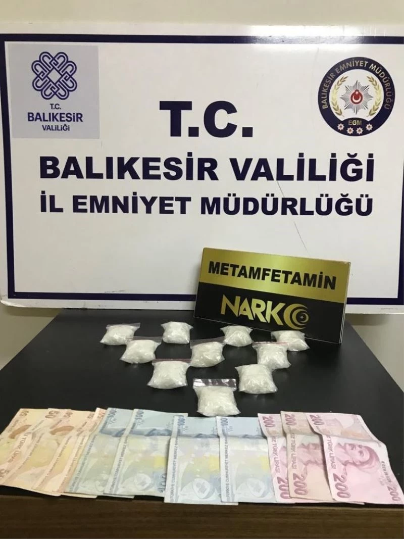 Balıkesir’de polis operasyonunda 256 gram metamfetamin ele geçirildi
