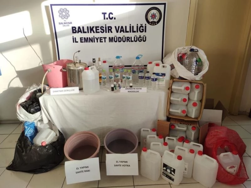 Balıkesir’de kaçak içkiden 3 kişi hayatını kaybetti
