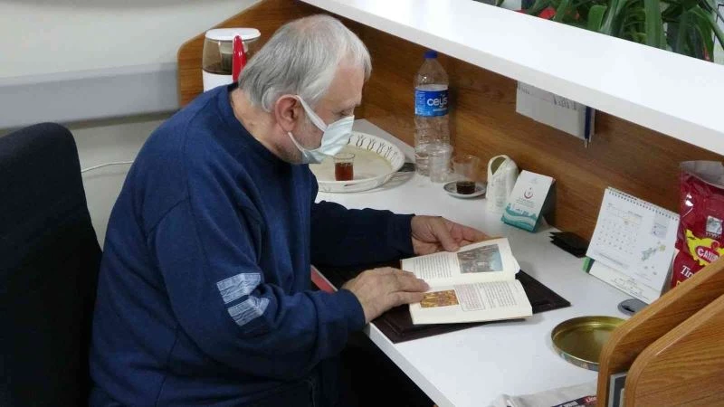 İlçe sağlık müdürlüğü personeli her sabah güne kitap okuyarak başlıyor
