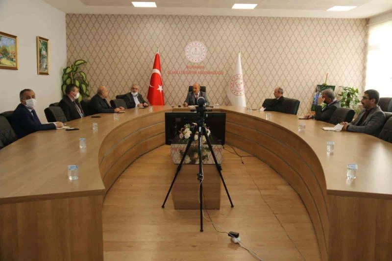 Müdür Başyiğit: “Esnaf eleman bulamama sıkıntısı yaşamaktadır”
