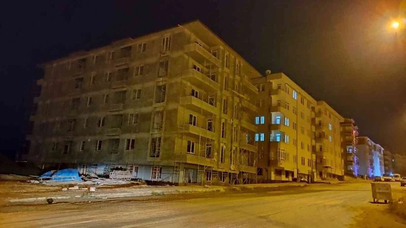 Yılbaşı gecesi inşaat ve elektrik direklerine dadanan hırsızlar ekipleri harekete geçirdi
