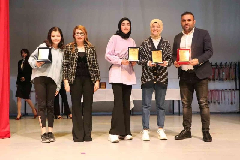 ’Mutlu Yüzler’ projesi özel programa imza attı
