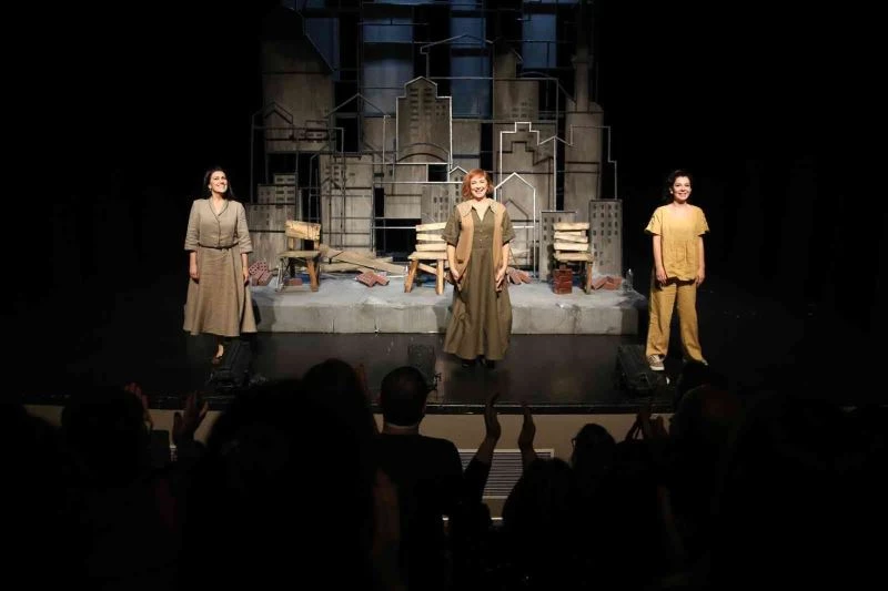 İBB Şehir Tiyatroları Nilüfer’de sahne aldı
