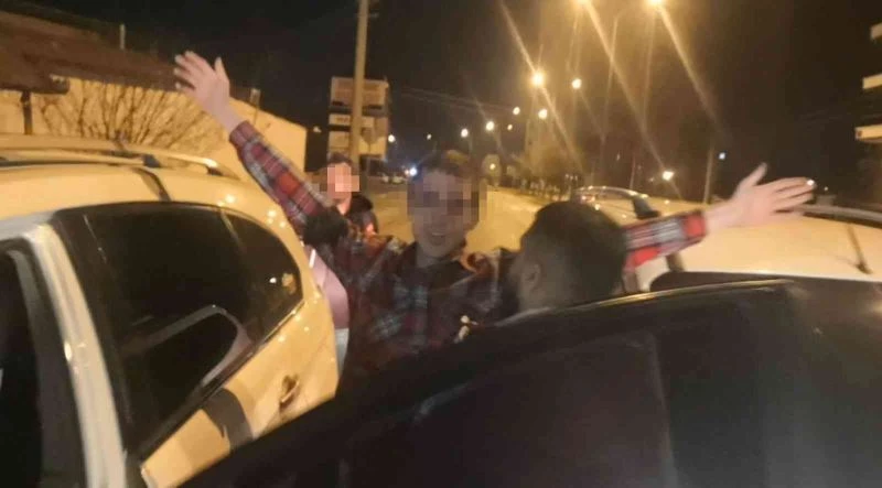 Dur ihtarına uymayıp eroini camdan atıp kaçtı, kovalamacayla yakalandı
