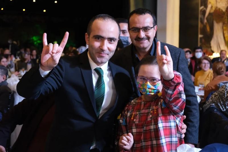 MHP Ankara İl Başkanlığı, 3 Aralık Dünya Engelliler Günü’nde  “Sevgi Tüm Engelleri Aşar” programı düzenledi
