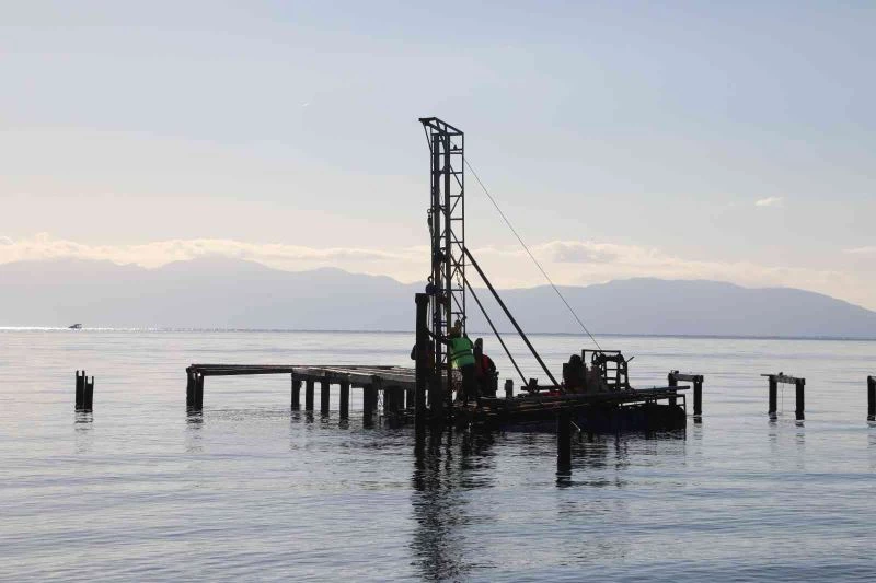 Bodrum’da kaçak iskeleler teker teker yıkılıyor
