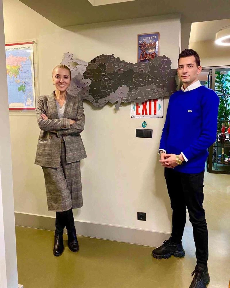 Bakan Ersoy’un eşi Pervin Ersoy o haritayı ofisine astırdı
