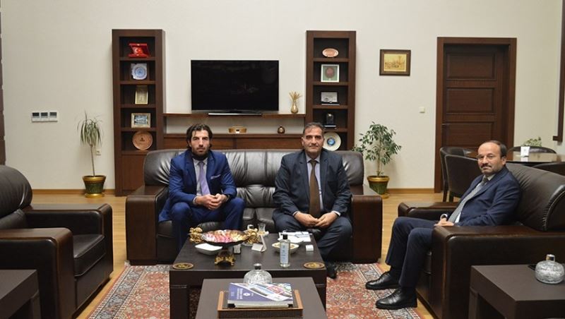 Erzurum Kent Konseyi Engelliler Meclisi Başkanı’ndan Rektör Çakmak’a ziyaret
