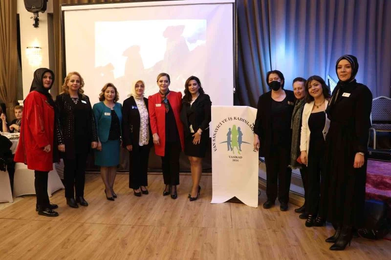 İş kadınlarından Van gecesi
