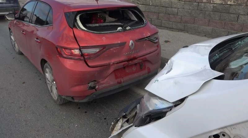 Hastaneden dönerken zincirleme kazaya karıştılar
