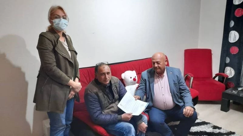 Burhaniye’de 12 aileye Cumhurbaşkanı Erdoğan’ın mesajını ilettiler
