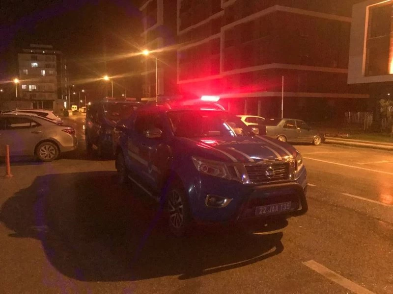 Yunan polis kız arkadaşıyla askeri yasak bölgede yakalandı
