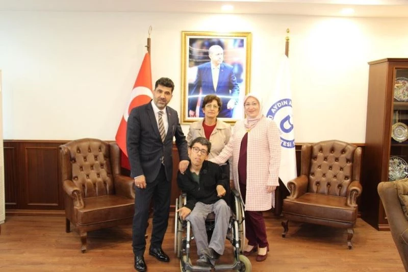 Beyazay Derneği Başkanı Pilevneli, rektör Aldemir ile görüştü
