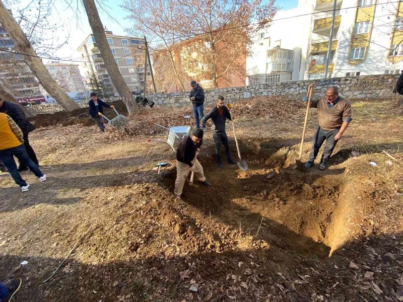 Okul bahçesinde bulunan mozaikle ilgili çalışma başlatıldı
