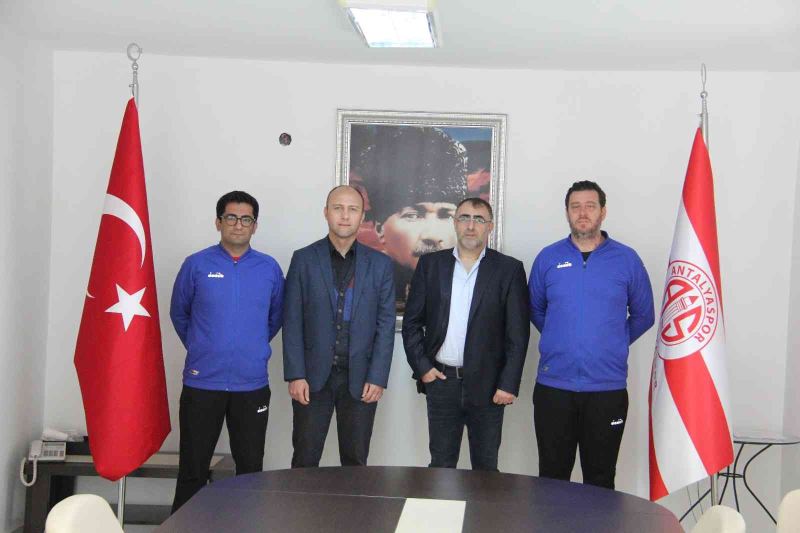 Antalyaspor Kulüp Derneğinden ilk hamle voleybola
