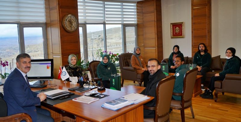 Genç Yeşilay Topluluğu’ndan Rektör Çiftçi’ye ziyaret
