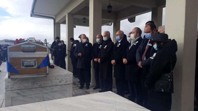 CHP lideri Kılıçdaroğlu, İktisatçı Tuncer Bulutay’ın cenaze törenine katıldı
