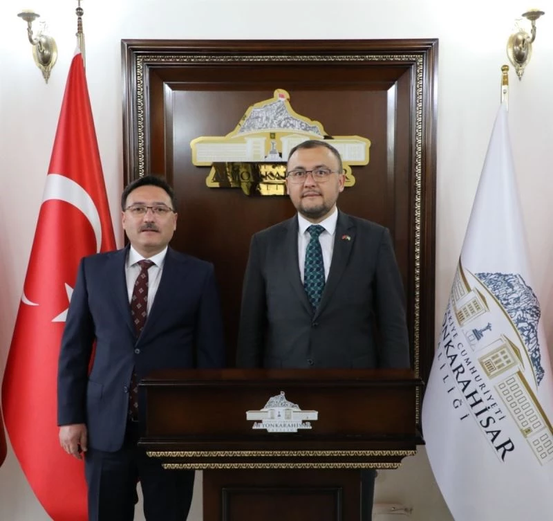 Vali Çiçek, Büyükelçi Bodnar’a kentin ekonomik potansiyeli hakkında bilgi verdi
