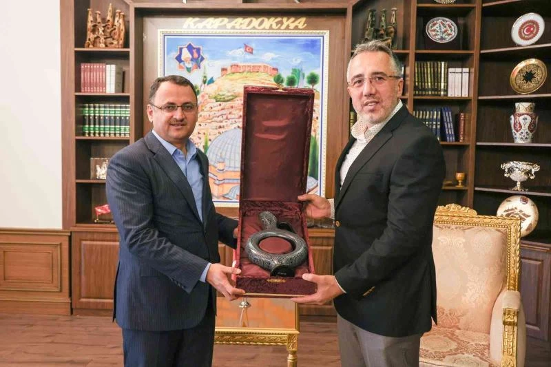 Kaçar Nevşehir Belediyesini ziyaret etti
