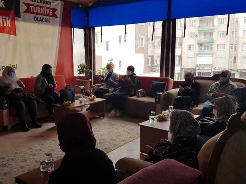 Anamur MHP İlçe Kadın Kollarından 