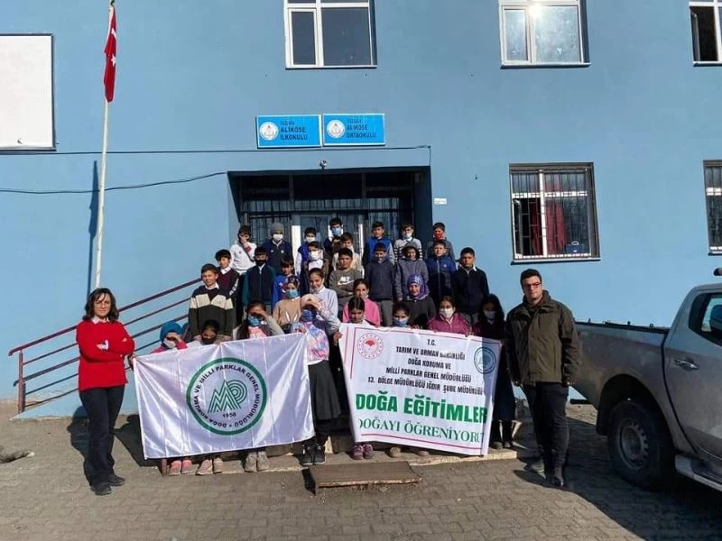 Öğrencilere doğa koruma konularında eğitim
