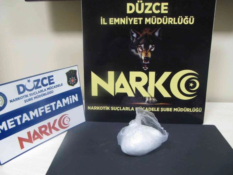 Bagajda gizlenen uyuşturucuyu polis ekipleri buldu
