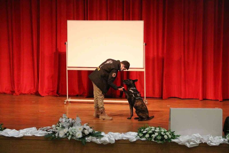 NEVÜ’de “Geleceğini Uyuşturma” Konulu Seminer Düzenlendi
