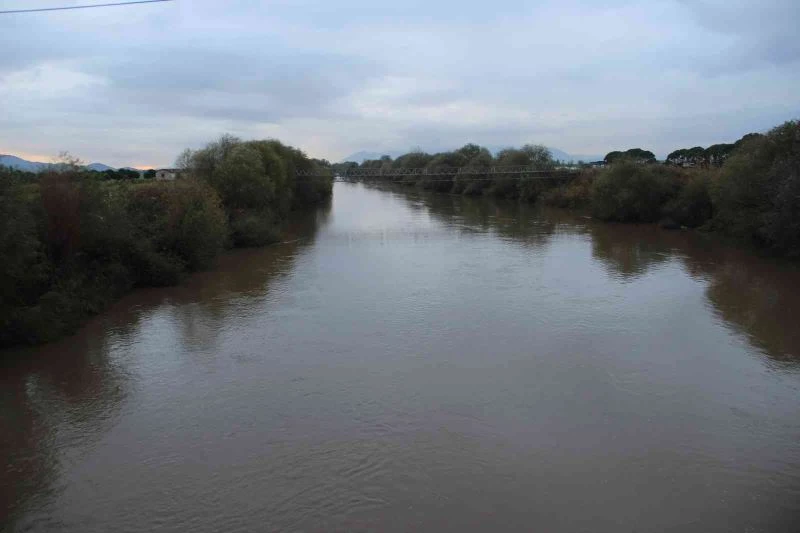 Menderes yeniden bereket taşımaya başladı
