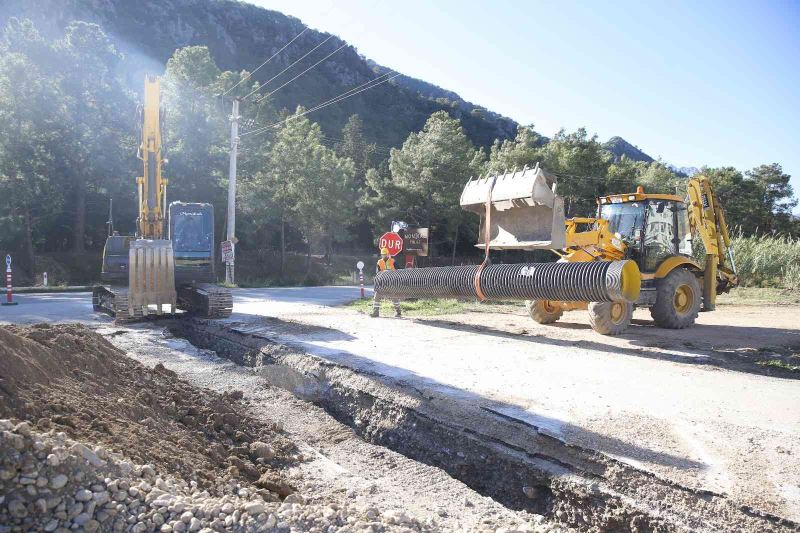 Üç ilçede 3 bin 150 metre  drenaj hattı çalışması
