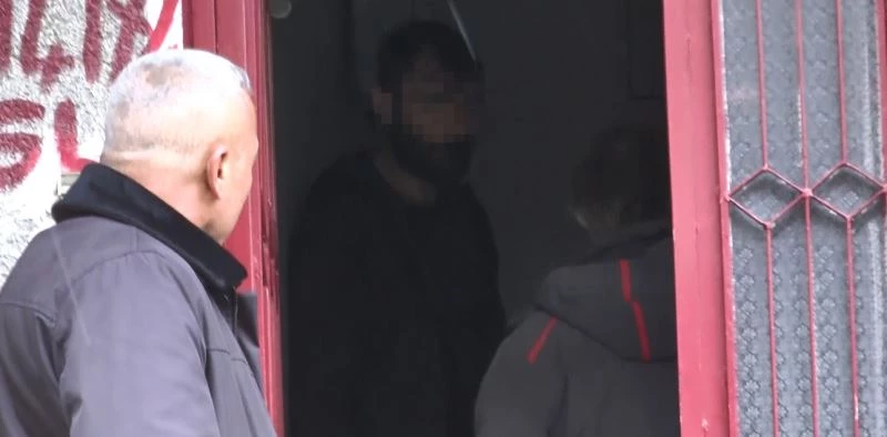 Meraklı hurdacının patlayıcı elinde patladı
