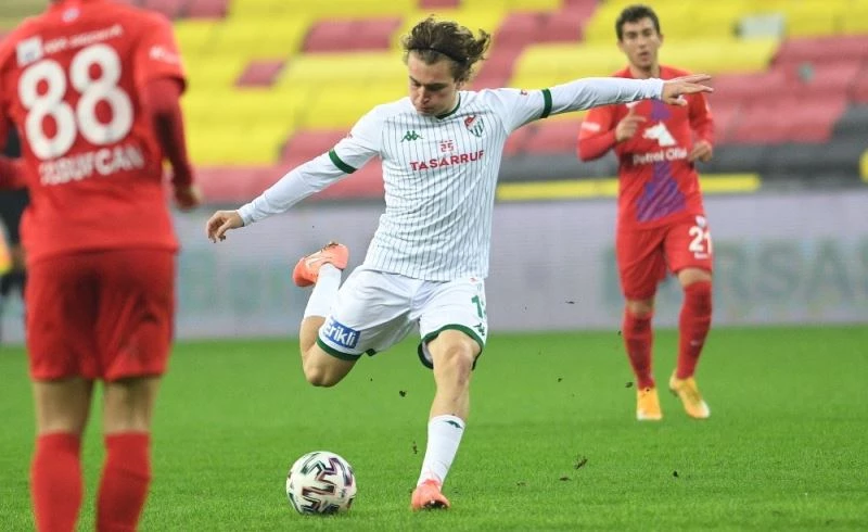 Ali Akman’dan ilk açıklama geldi: “Frankfurt ailesinin bir parçası olmayı dört gözle bekliyorum”
