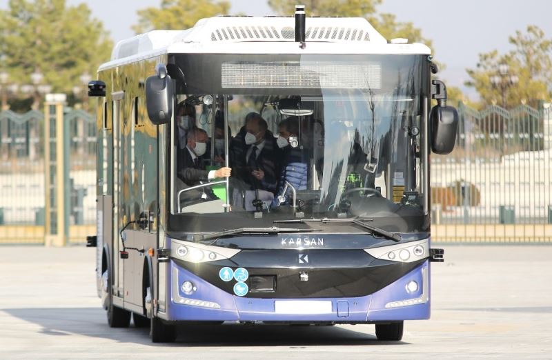 Cumhurbaşkanı Erdoğan, kabine toplantısına sürücüsüz otobüs Karsan Otonom Atak Electric ile gitti
