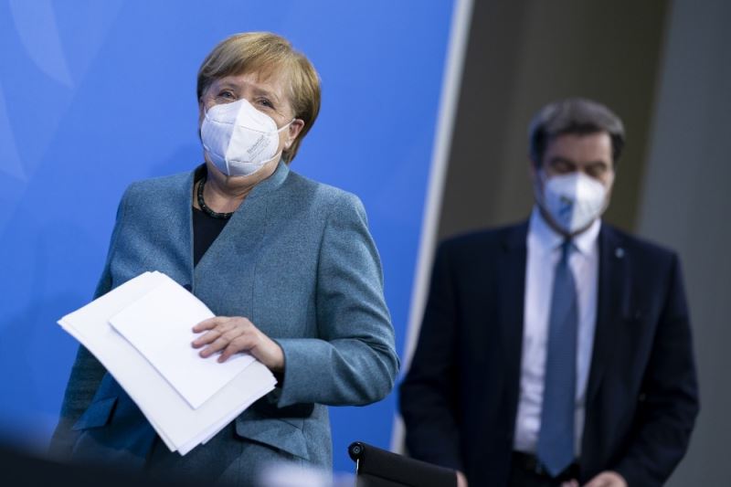 Merkel: “Yaz ayına kadar herkes aşılanacak