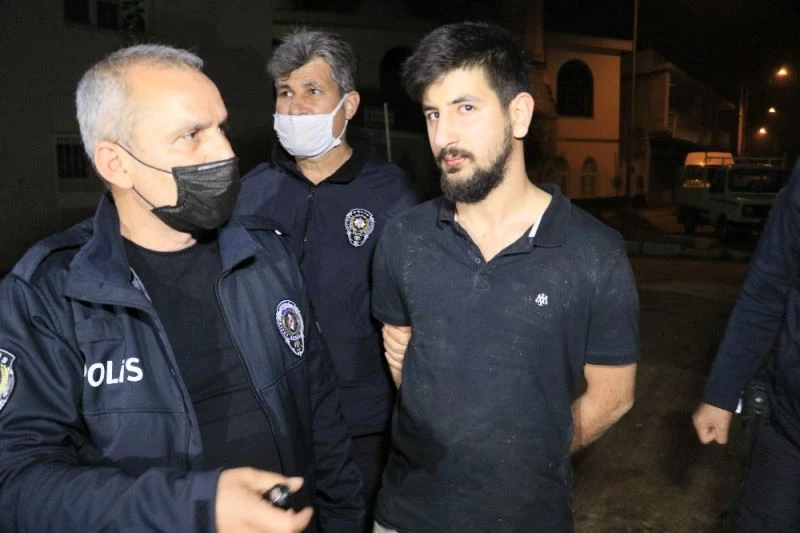 Kaza yaptılar, sürücüyü darp edip kaçtıktan sonra tekrar kaza yapıp yakalandılar
