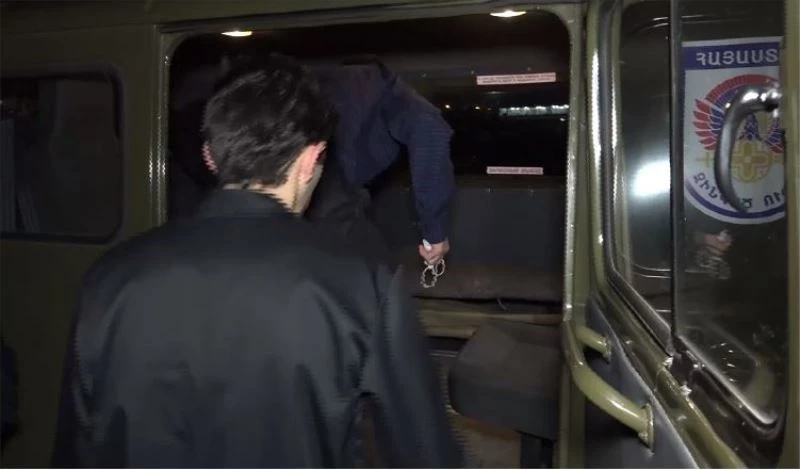 Azerbaycan ve Ermenistan arasındaki esir takasına ait görüntüler yayınlandı
